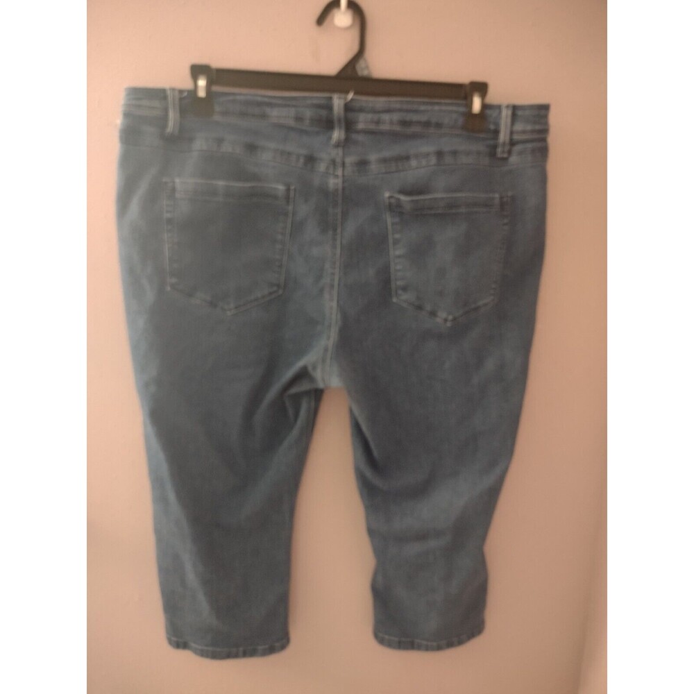 Hybrid & Company Women’s Stretchy Slim Fit Denim Capri Jeans Size 18 Med. Blue - Picture 4 of 9